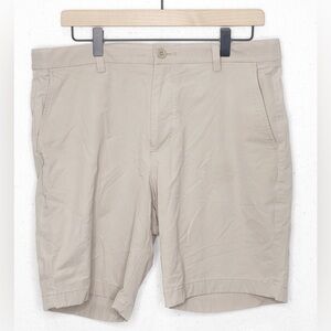 Vineyard Vines Men’s Khaki Performance Shorts Size 33